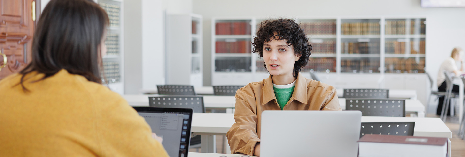 Navigating College/University Admissions: Tips and Guidance from Elizabeth Global Ltd